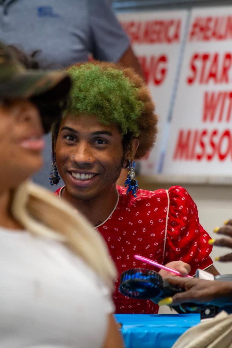 MaxiGlamour's tweet photo. My first meeting as the First Elected Non-Binary Committeeperson of St Louis!  Very demure, very mindful, very ready for change! https://t.co/2Uj2fwH5DF