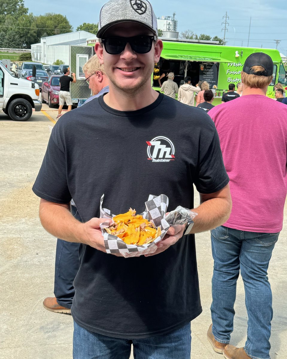 MaintainerCorp's tweet image. Food Truck Frenzy 2024 🍽️
Maintainer employees had a great time enjoying food, music, prizes and one of the newest building additions to our facilities! It was a great time to build on the exceptional company culture that our Maintainer team has.

#Maintainer #companyculture