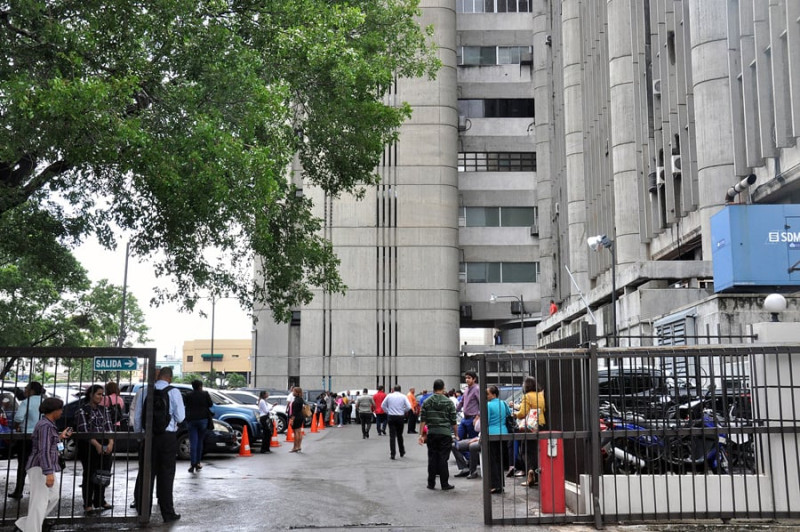 Trasladarán oficinas de Interior y Policía del “Huacal” 

🔗listindiario.com/la-republica/g…

#ListínDikario