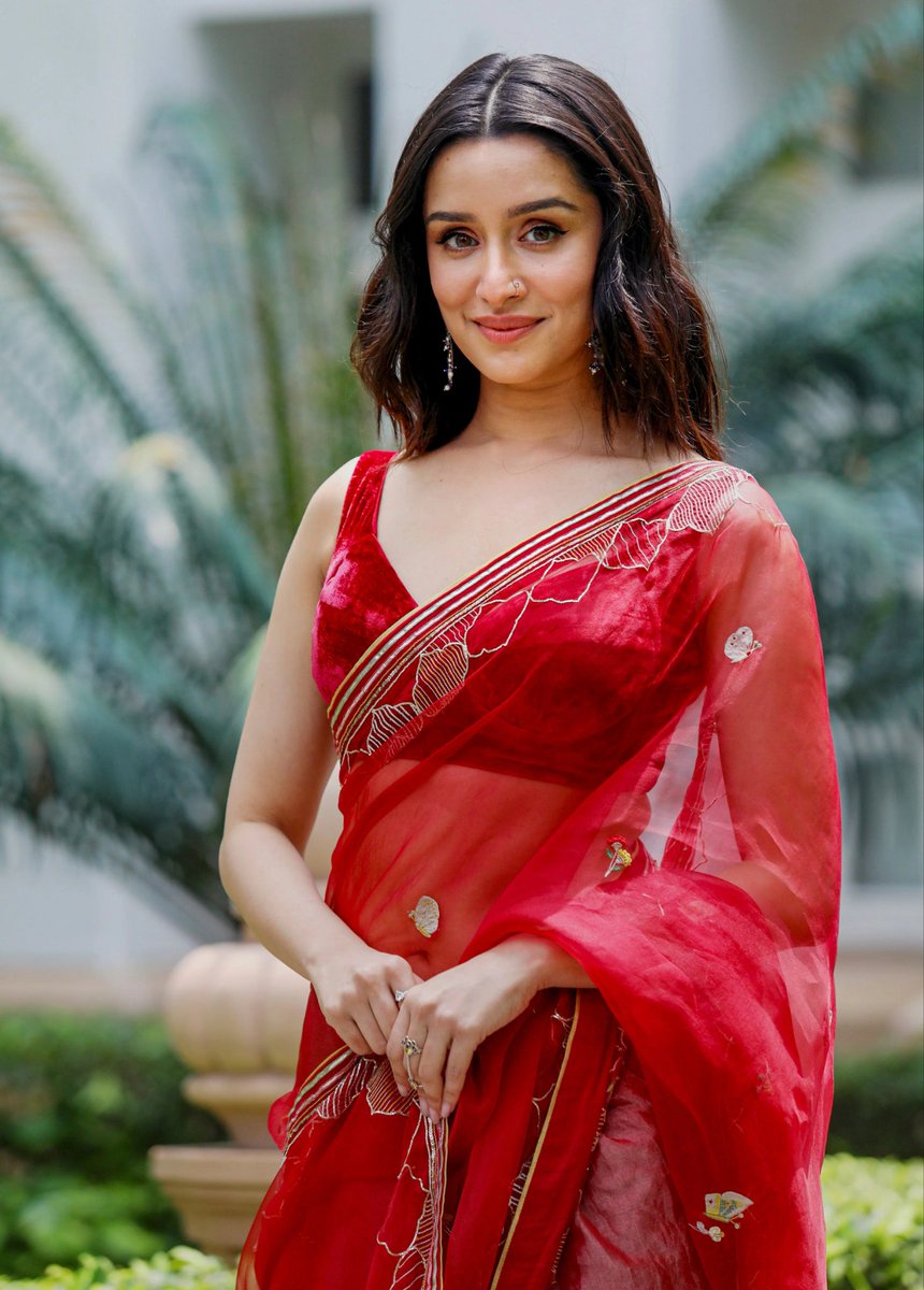 GlamGallery_'s tweet photo. Shraddha Kapoor 👑 https://t.co/gSrNBI6bSK