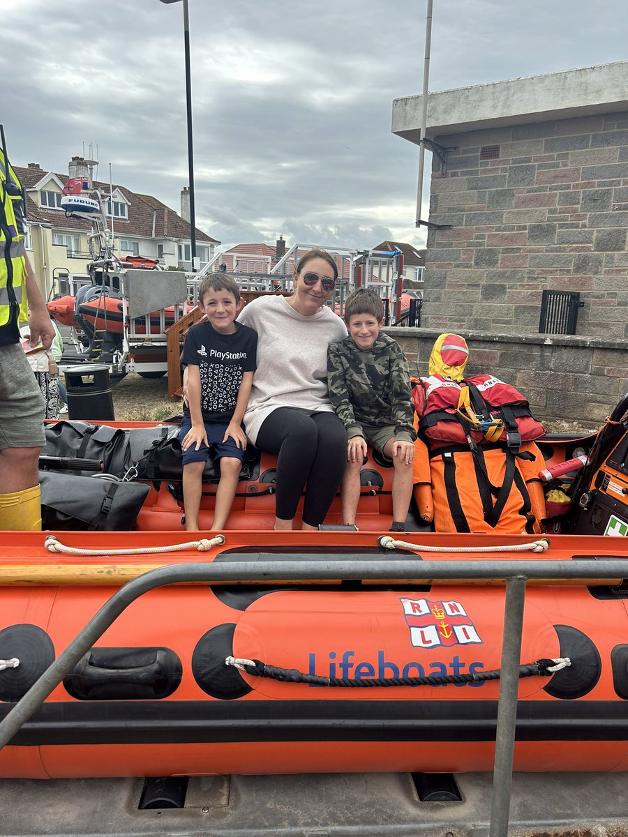 Great day watching the service vehicles <a href="/RNLI/">RNLI</a> <a href="/RNLIBurnham/">RNLIBurnhamonSea</a>