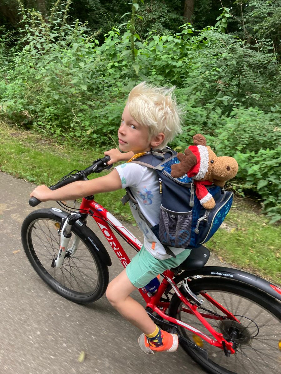 deklosse1's tweet image. #ameland  Wie o wie heeft vanavond de mtb van mijn kleizooon meegenomen bij @Vaarwater hij heeft diverse @triambla 's meegedaan
 Het is de rode Orbea van deze foto. Zie je hem rijden laat het me weten. Graag rt op Ameland.