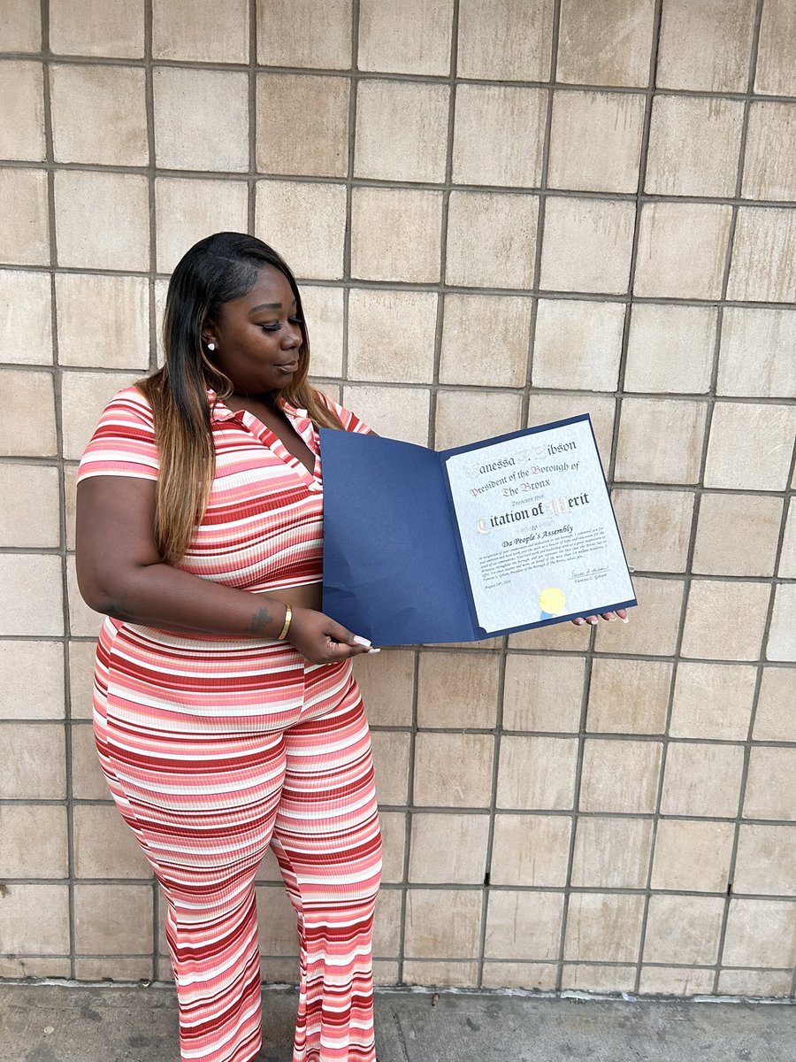 ah_di_teacher's tweet photo. Honored to receive recognition from the first Black WOMAN Borough President @msvanessa77. Grateful for my community, family, &amp; friends who supported me. A special thanks to my late grandma—my guiding light. This is what a Renaissance woman looks like. #BlackExcellence #BxStrong https://t.co/xBM6GSzxlm