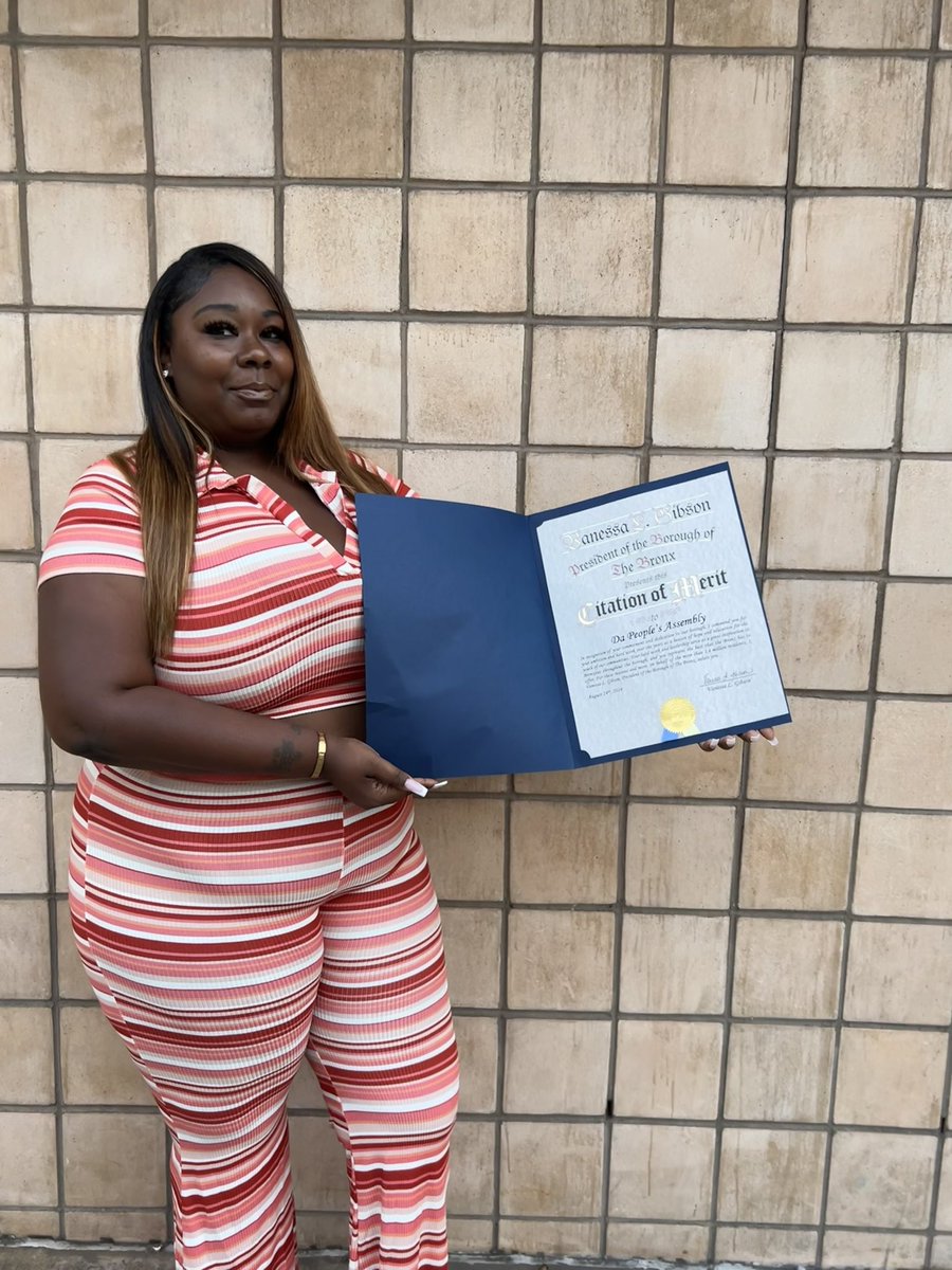ah_di_teacher's tweet photo. Honored to receive recognition from the first Black WOMAN Borough President @msvanessa77. Grateful for my community, family, &amp; friends who supported me. A special thanks to my late grandma—my guiding light. This is what a Renaissance woman looks like. #BlackExcellence #BxStrong https://t.co/xBM6GSzxlm