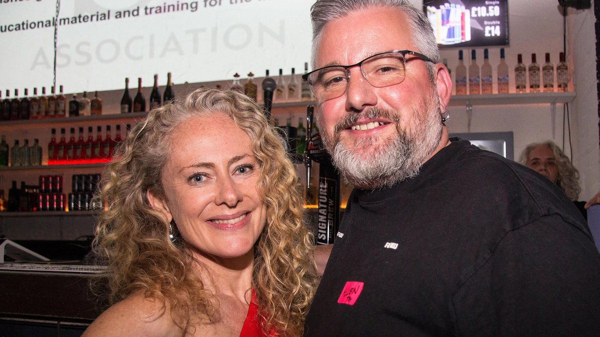 New Fetishistas cover story reports on London launch of S+ Association, a trade org for UK’s s•x-positive events industry. The launch at Electrowerkz featured speakers from 7 founders incl TG’s Allen Pelling &amp; Fox Den’s Sinead Mac Manus (shown), plus Q&amp;A.
thefetishistas.com/s-plus-associa…