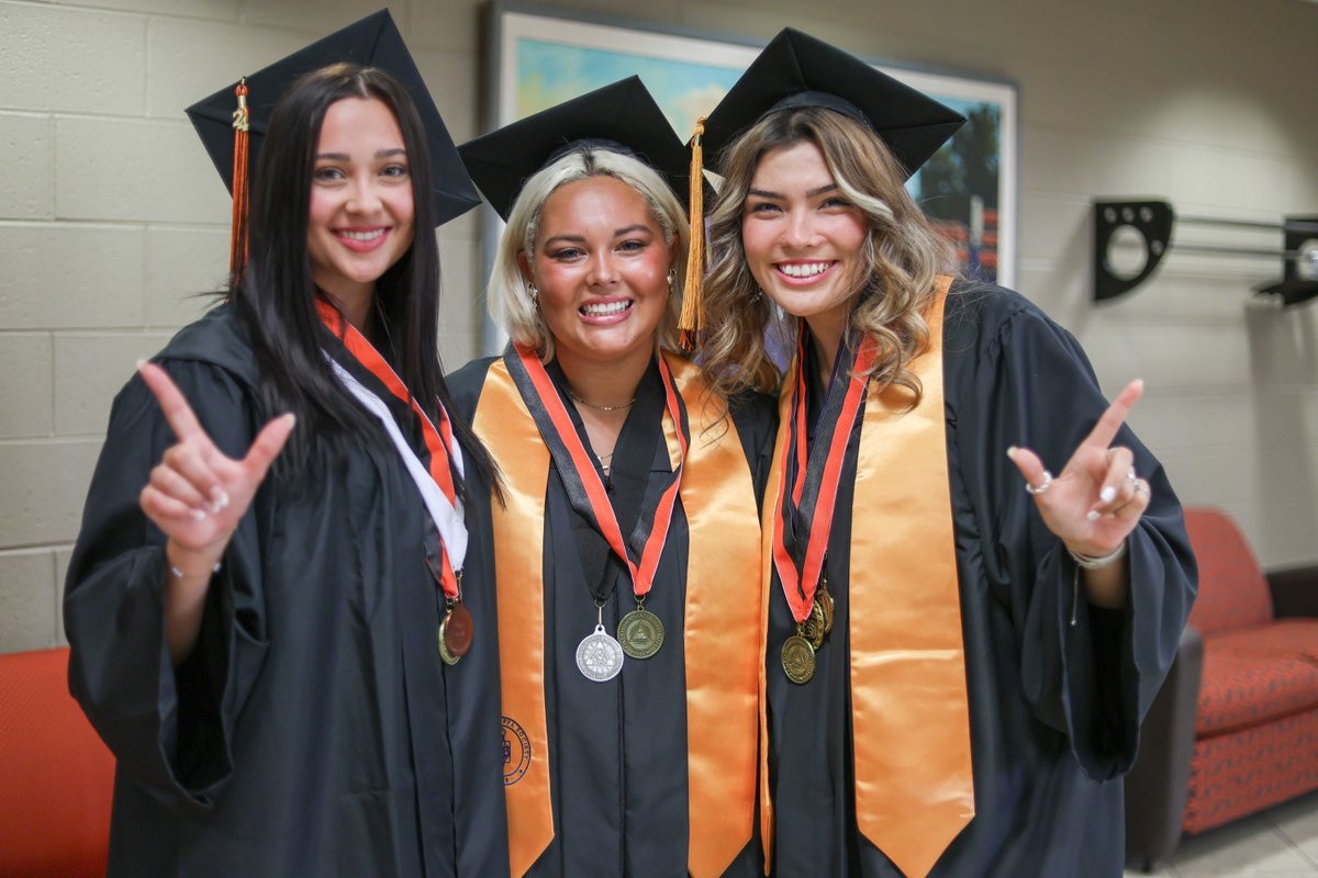 OSUIT's tweet image. They did it! 🎓 #osuit #osuitgrad #gopokes