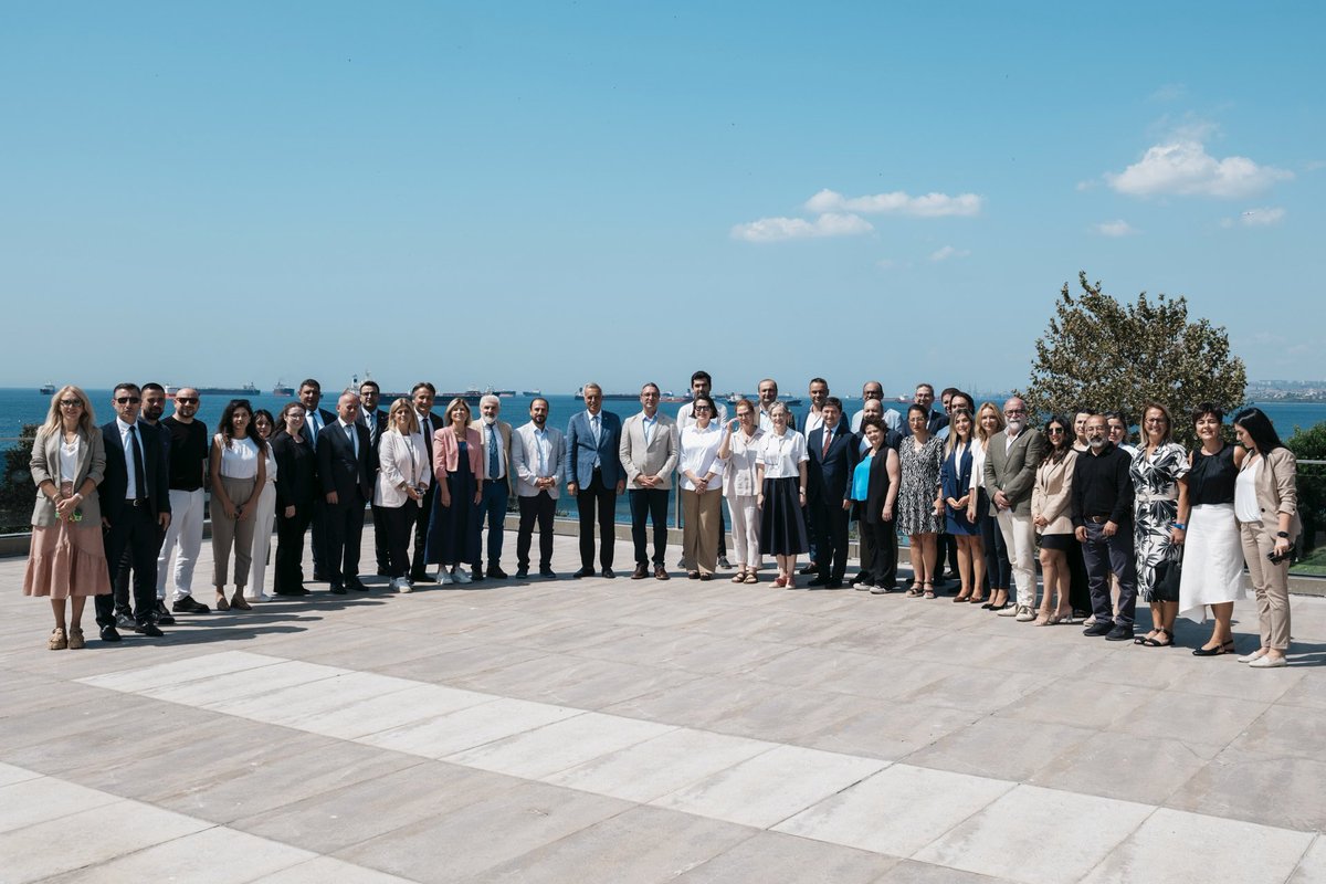 Bugün, Bursa Büyükşehir Belediyesi’nden Genel Sekreter Yardımcımız Mehmet Yıldız ve çalışma arkadaşlarını misafir etmekten mutluluk duyduk. 

Kültürel mirasımızın yaşam alanlarına dönüşüm hikâyelerini, sosyal desteklerimizi, kültür politikalarımızı ve İstanbul için durmaksızın