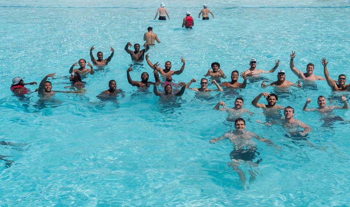 MLFootball's tweet photo. TRENDING: #Falcons tight end Kyle Pitts has gone viral for wearing a lifejacket in the wave pool at the team outing at a waterpark 

💀 https://t.co/Ob0dzCrTKg