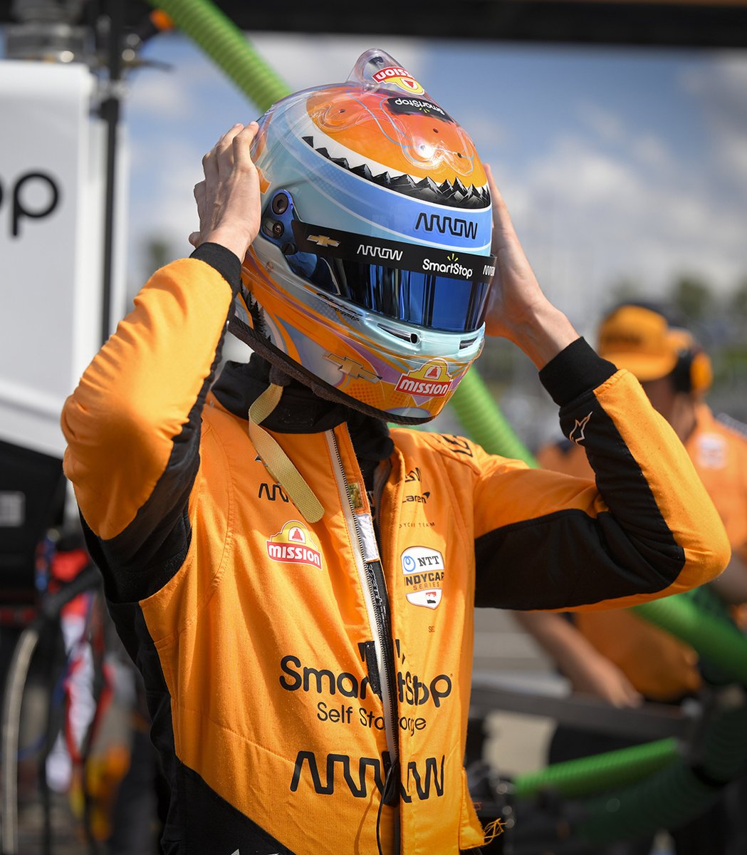 ArrowMcLaren's tweet photo. Can't stop looking at Nolan's helmet. 🧡🎨

Well done, Rae and @SmartStopSS! 👏 https://t.co/zrXnezLOhE