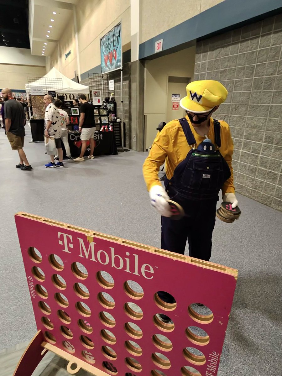 _LindaLarsen's tweet photo. Comic Con Comminity Event in Columbia, SC @TMobile! #ConnectingCustomersToTheirWorld https://t.co/3eSMrlbKoP