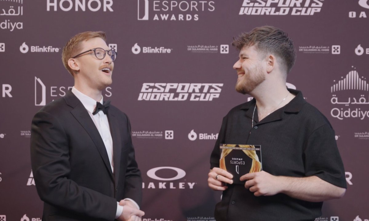 Ashford (@alexashford_esa) on Twitter photo So excited for the <a href="/esportsawards/">Esports Awards</a> winners interviews to be ready
Some absolute banger interviews with legends of the game, it's always an honour to get this opportunity So excited for the <a href="/esportsawards/">Esports Awards</a> winners interviews to be ready
Some absolute banger interviews with legends of the game, it's always an honour to get this opportunity