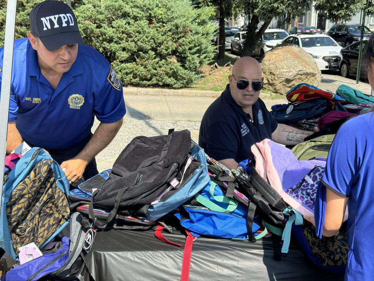 NYPD123Pct's tweet photo. Yesterday’s @123Council Annual Backpack giveaway was another success. With the help of donations from the Police Foundation, councilman @JoeBorelliNYC’s office, the Italian American Society of NY, and our great community, nearly 200 children got a free backpack and supplies! https://t.co/be7wI7DZsE
