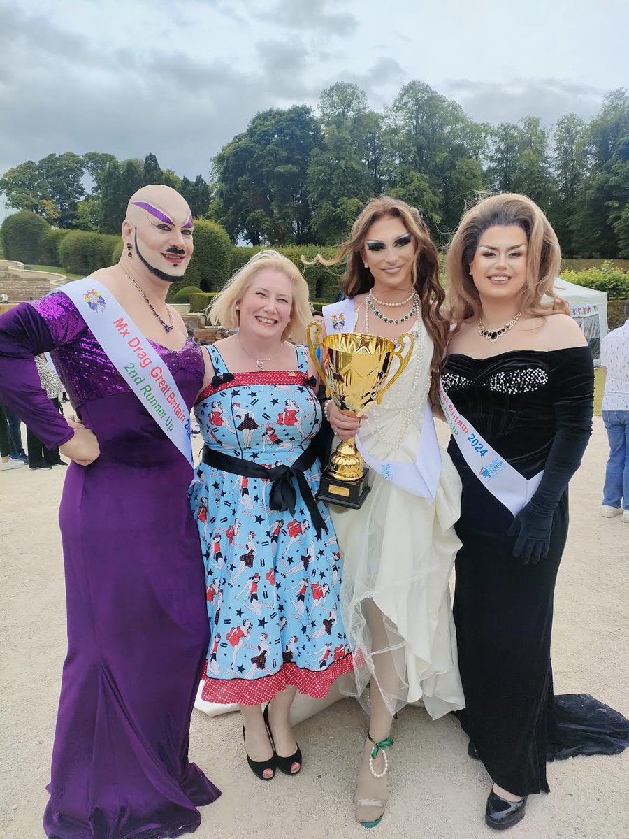 <a href="/Peterdarrant/">Peter Darrant</a> <a href="/RealOpheliaB/">Ophelia B</a> &amp; Barbara proving again what top presenters they are. 👏🎤#MrGayWorld Paul, <a href="/mrgaygreatbrit/">Mr Gay Great Britain 🇬🇧 🏳️‍🌈 🏳️‍⚧️</a> Andrew and #MXDragGB Bella are going to be excellent ambassadors. 🏆🌏🏳️‍🌈🏳️‍⚧️