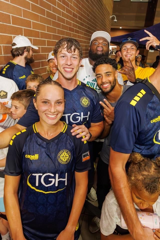 Supporting former ⁦<a href="/USFWSOC/">USF Women's Soccer</a>⁩ <a href="/VivianneBes/">Vivianne Bessette</a>⁩ and current Tampa Bay Sun are current ⁦<a href="/USFFootball/">USF Football</a>⁩ players ⁦<a href="/christianhelms_/">Christian Helms</a>⁩ Mike Lofton and Jaden Alexis.  Thanks for the support guys!!!!