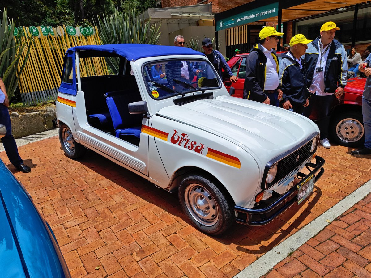 RevistaMotor's tweet photo. Renault 4 Brisa, un exótico sobreviviente
Junto a este modelo, el Club Clásicos Renault Colombia ‘destapó’ una de las versiones más raras del Renault 9, que acaba de ser restaurado.
https://t.co/qsRDoGWckr https://t.co/3MqH15vz4K