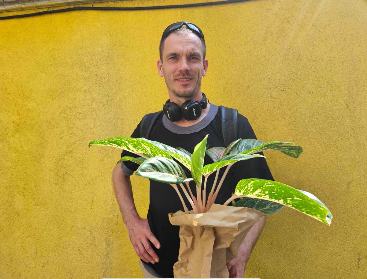 Devastated by the rocket attack in Kramatorsk.

One of my dearest friends, a courageous Reuters journalist, Ivan Lyubysh-Kirdey, is in critical condition.

Journalists pay an enormous price for the truth. We must never forget the cost of bringing the world war stories.