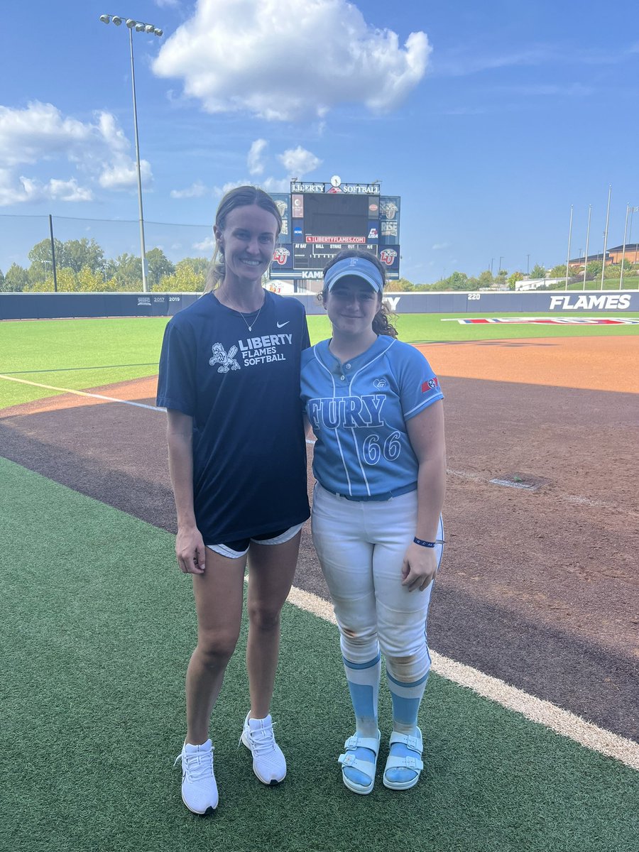 BrindyHayes6's tweet photo. Thank you @CoachDot_LU and @LibertySB for hosting an amazing team camp!! I had such a great time getting to play at this campus while glorifying The Lord. The atmosphere was great and I loved how everyone was so kind! #Godfirst #GoFury @25FuryNational https://t.co/upxl8FYqsJ