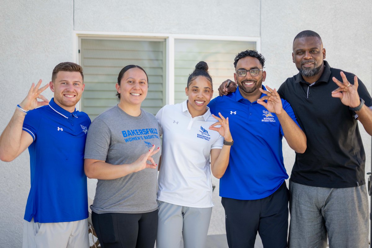 jhardy_cs's tweet image. Thank you Lord for the blessing of new opportunity, relationships, and impact. Ready to Run in Year 1👌#runnersontherise #worktowin