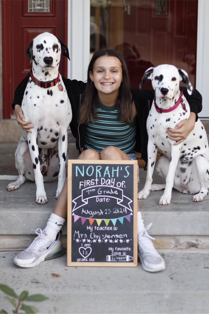 addievance's tweet photo. @Runza #nationaldogday https://t.co/xF6C9x152Q