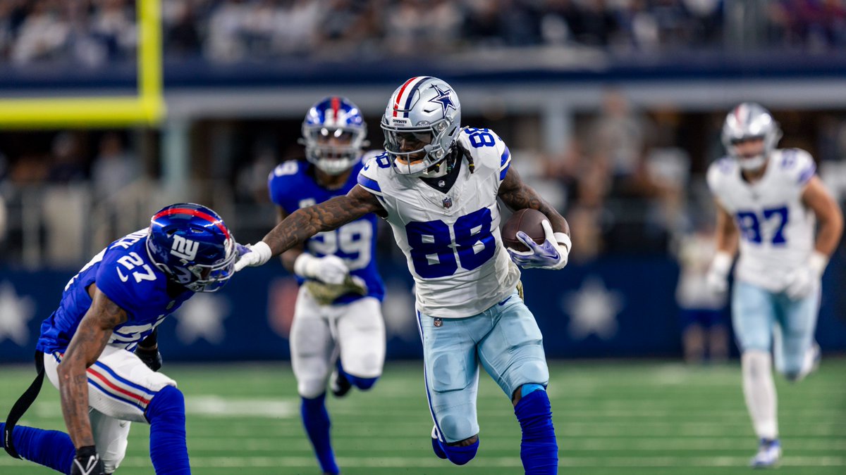 dallascowboys's tweet photo. 💿💿💿

@_CeeDeeThree | @blockchain https://t.co/zevesZp7h9