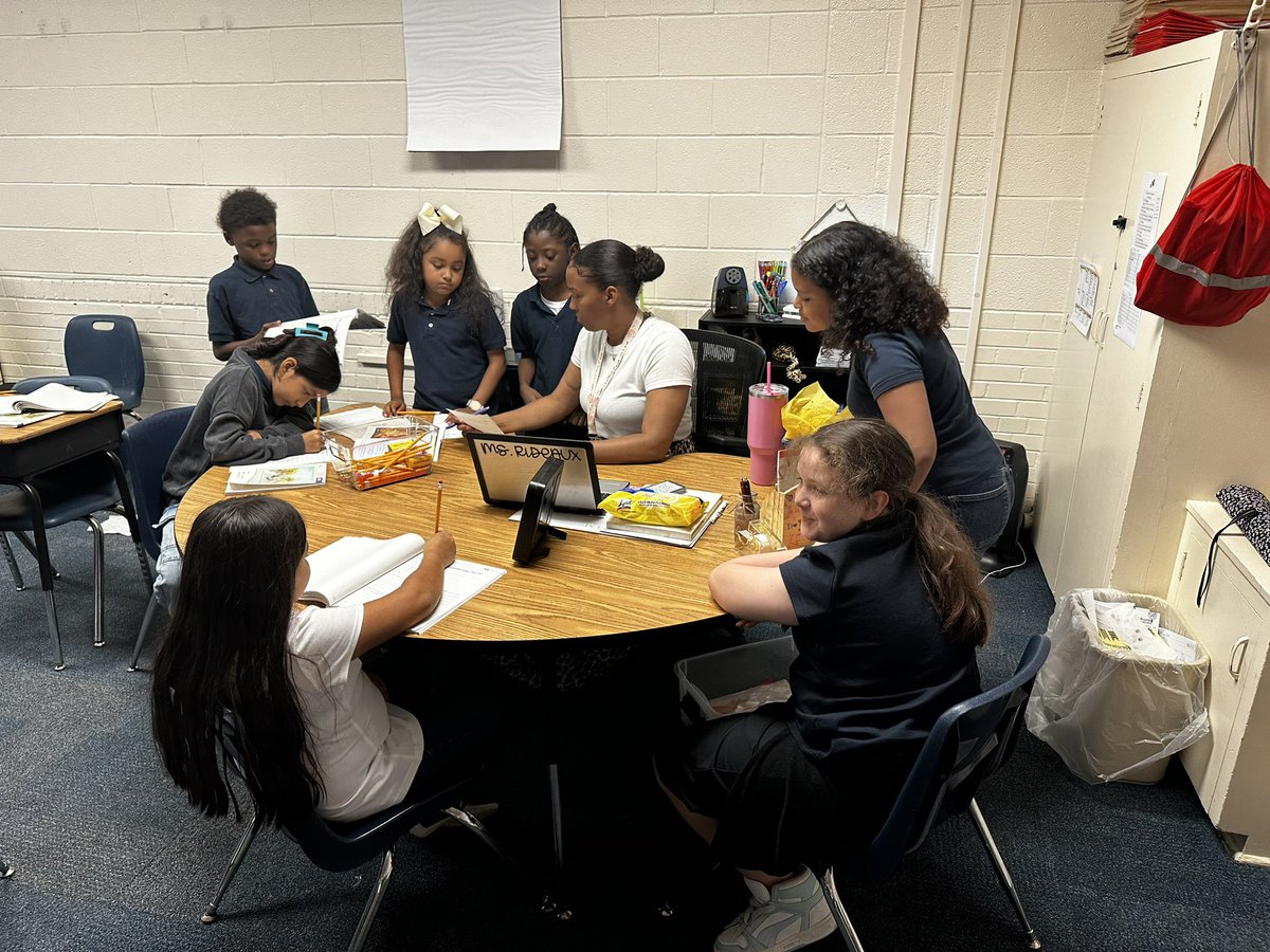 Mary Louise Phillips (@mlphillipsfwisd) on Twitter photo Our students and teachers work hard to make sure that every moment matters! <a href="/CortezLupe1/">Guadalupe Cortez </a> @CharlieGarciaFW Our students and teachers work hard to make sure that every moment matters! <a href="/CortezLupe1/">Guadalupe Cortez </a> @CharlieGarciaFW