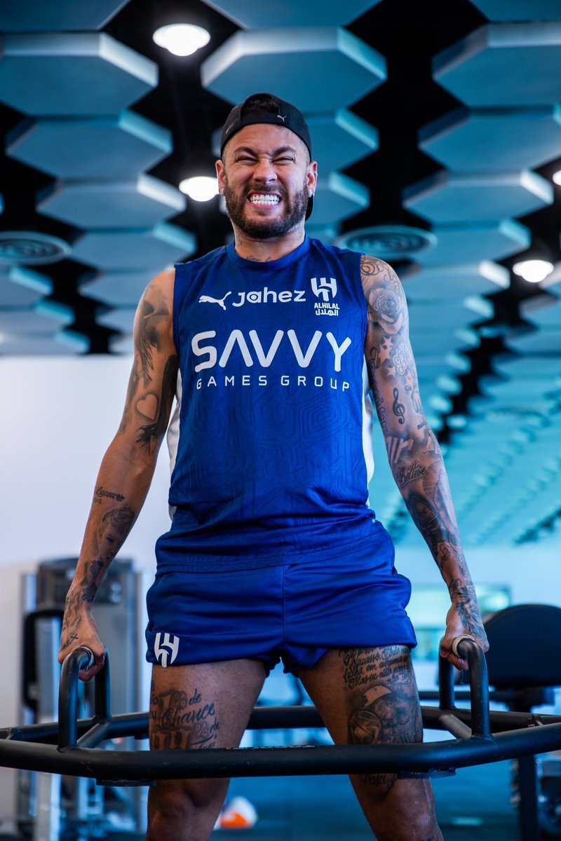 NeymarJrSite's tweet photo. Além de MENTIRA, esta noticia é de uma tremenda falta de respeito ao atleta e a seu clube, Al-Hilal.
Neymar Jr tem contrato com o clube saudita, está feliz em Riade e em breve retornará aos gramados para alegria de seus fãs no mundo inteiro.
.
Besides being a LIE, this article is a tremendous disrespect to the athlete and his club, Al-Hilal.
Neymar Jr. has a contract with the Saudi club, he's happy in Riyadh, and soon returns to the pitch to delight fans all over the world.