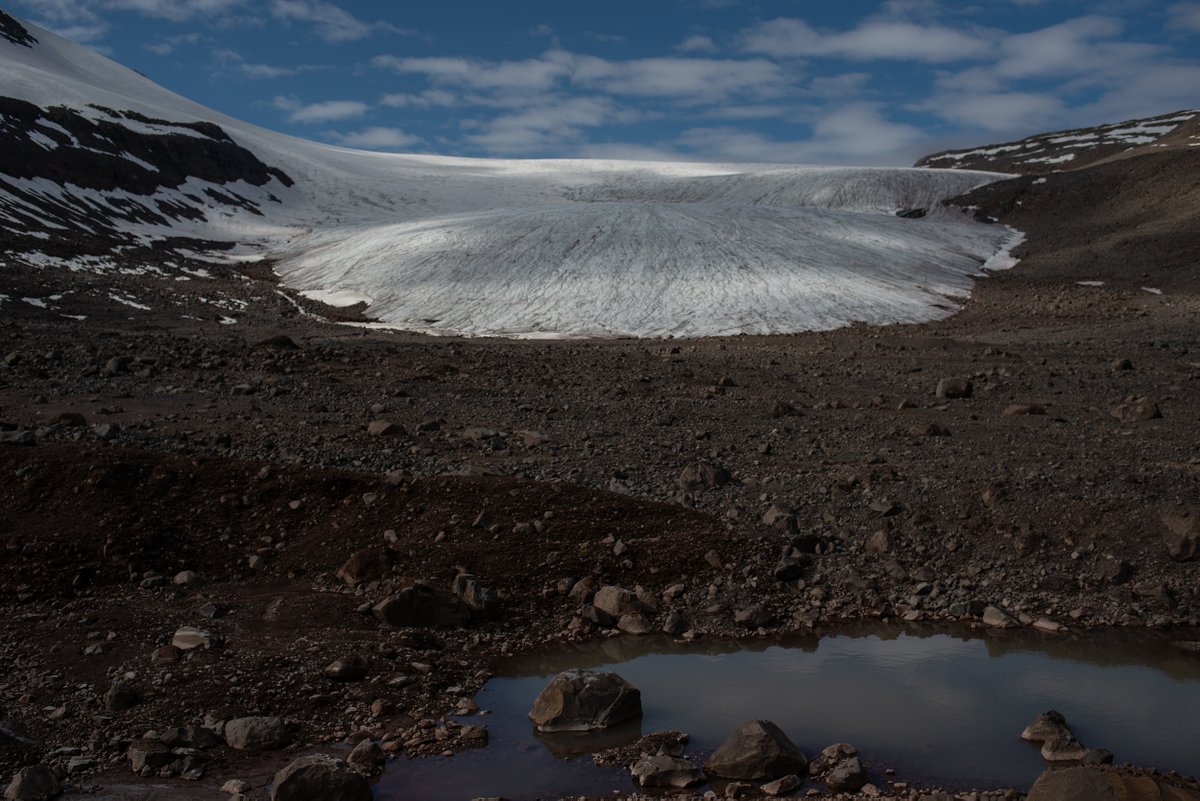 Lyngmarksbreen AWS maintenance and and slush flows mapping in Disko Island. Photos from last July during fielwork with GEUS

#fieldwork #greenland #glaciology