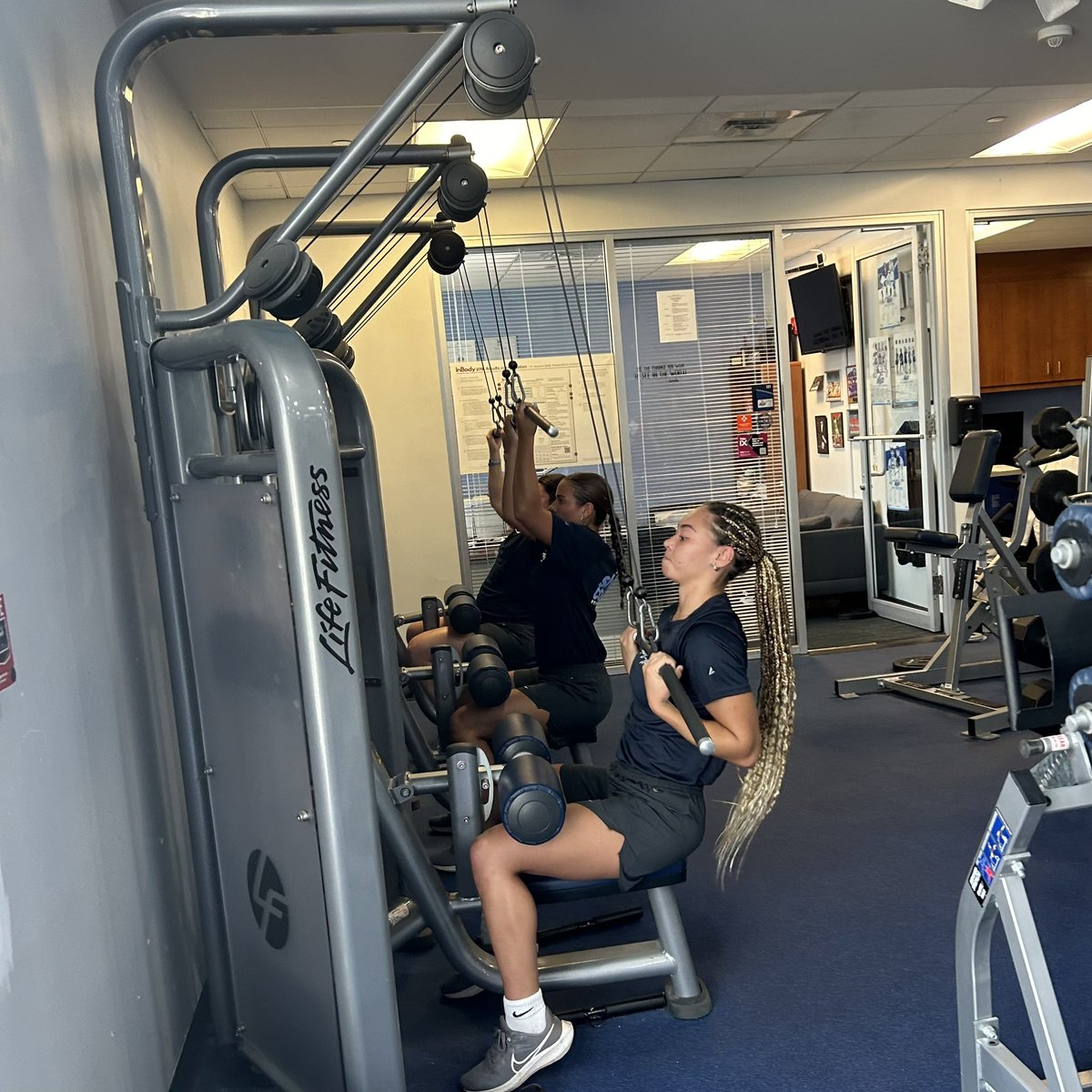 First team lift of the school year 💪🥎🦈 #hungryformore #sharkcounty