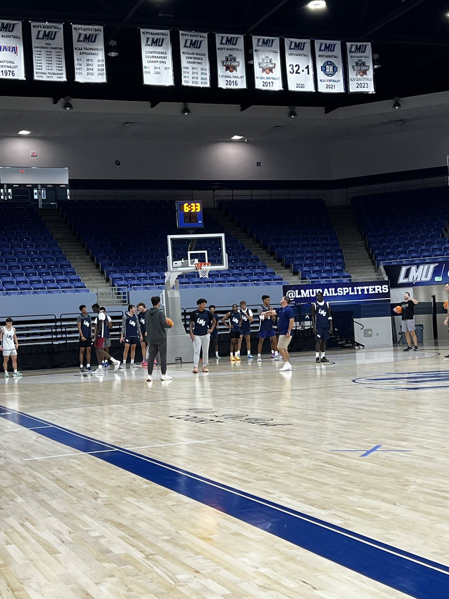radioedyeary's tweet photo. @LMUMBB We’re back!!!! https://t.co/JY9IWHqZdS