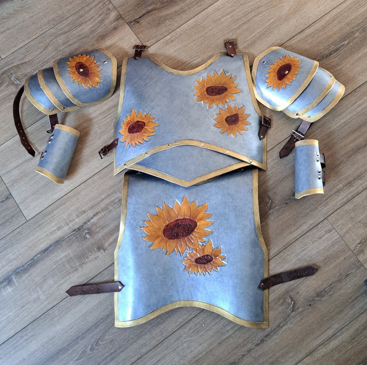 Guys im cooking

(Armor is fully inspired by <a href="/Wassup_im_E/">E ♡TECHNOBLADE♡ 🐷🎗️🌻🏜️🚦💚💛❤️</a> 's design!!)