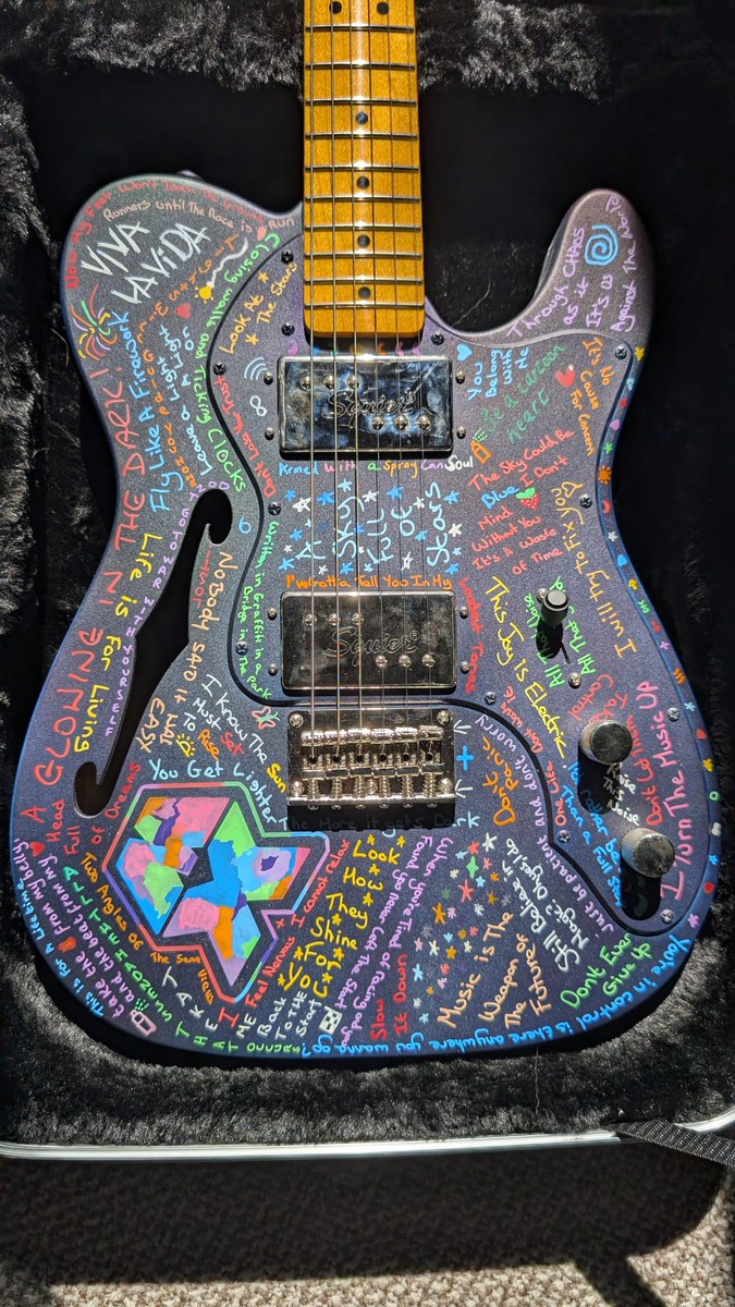 coldplayxtra's tweet photo. A brilliant home-made @coldplay MX inspired guitar designed by a fan in Ireland  🎸 @ColdplayGtrProj https://t.co/knhjJR6mlO