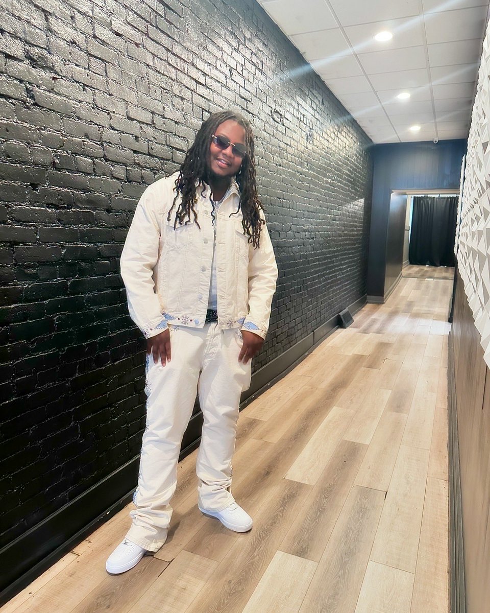 EmanuelDProphet's tweet photo. Walking into my next🚶🏾‍♂️‍➡️🙏🏾✨ https://t.co/auuxKNjTCr