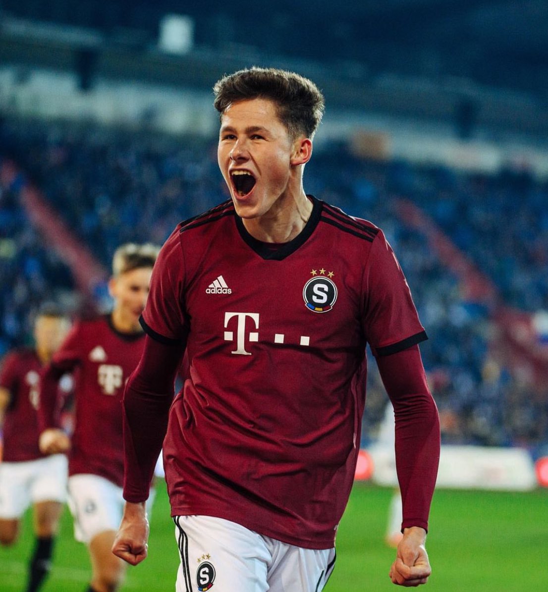 marcoconterio's tweet image. 🚨 #DeadlineWeek

🐂 Il #Torino cerca un colpo pesante in difesa e il sogno del club di Urbano Cairo è Martin Vitik dello #SpartaPraha

👀 Concorrenza da mezza Europa ma Cairo vuole provare a regalare a Paolo Vanoli il ceco, oltre a un altro centrale  come Idzes o Van den Bosch