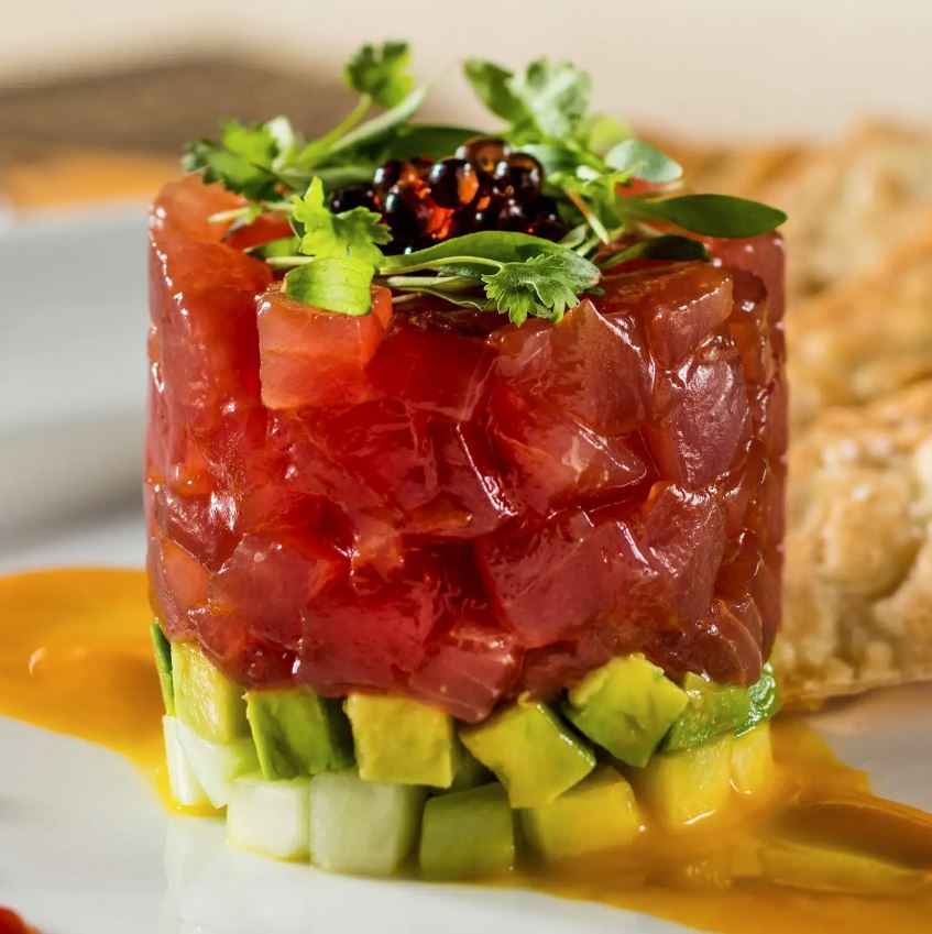 It's the last week to dine Houston Restaurant Weeks and Uptown has all the flavor! 🍽 Check out all the participating Uptown restaurants with HRW menus available until Monday, September 2. Visit our website for a curated list of restaurants and info. 😋