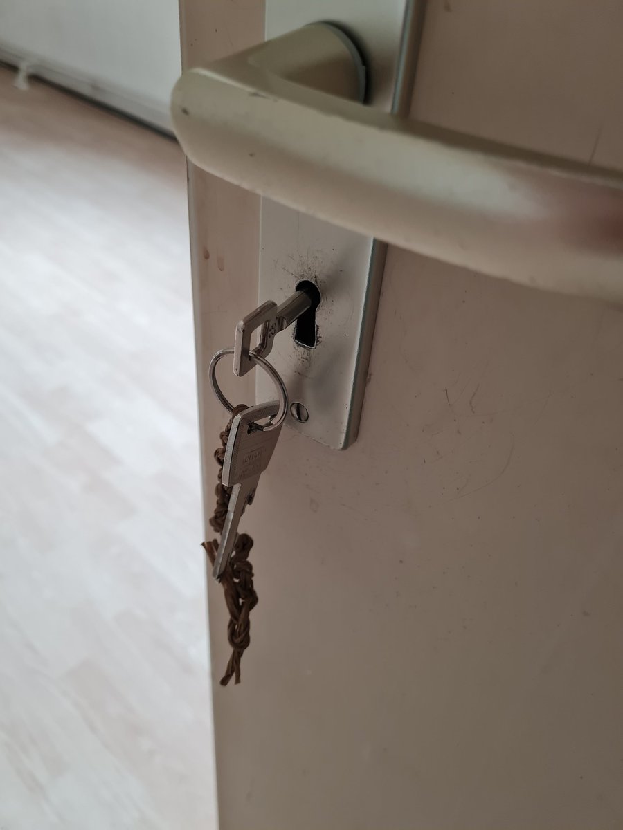 Sleutels van mijn nieuwe atelier 🎉🎉 Komende maand verhuizen!!