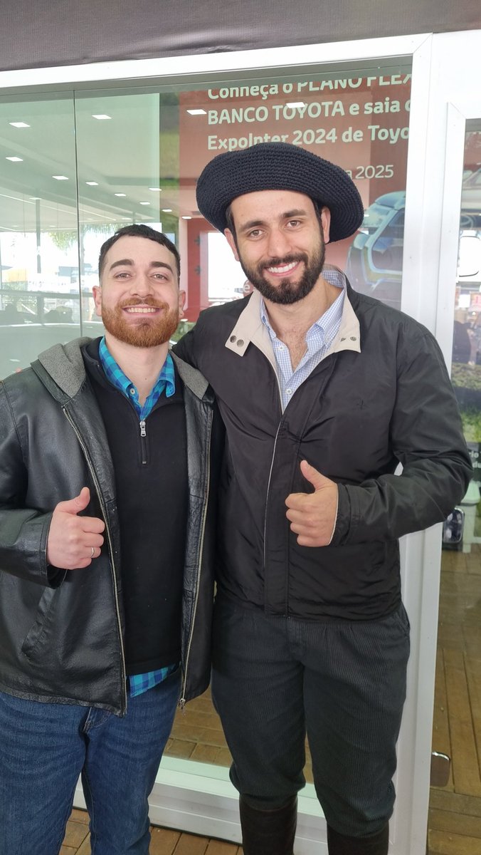 whoisdanielson's tweet photo. conheci o Matteus hoje na Expointer 🤠

e o cara é 10, pensa num guri querido e educado https://t.co/zJNNVSpxdC