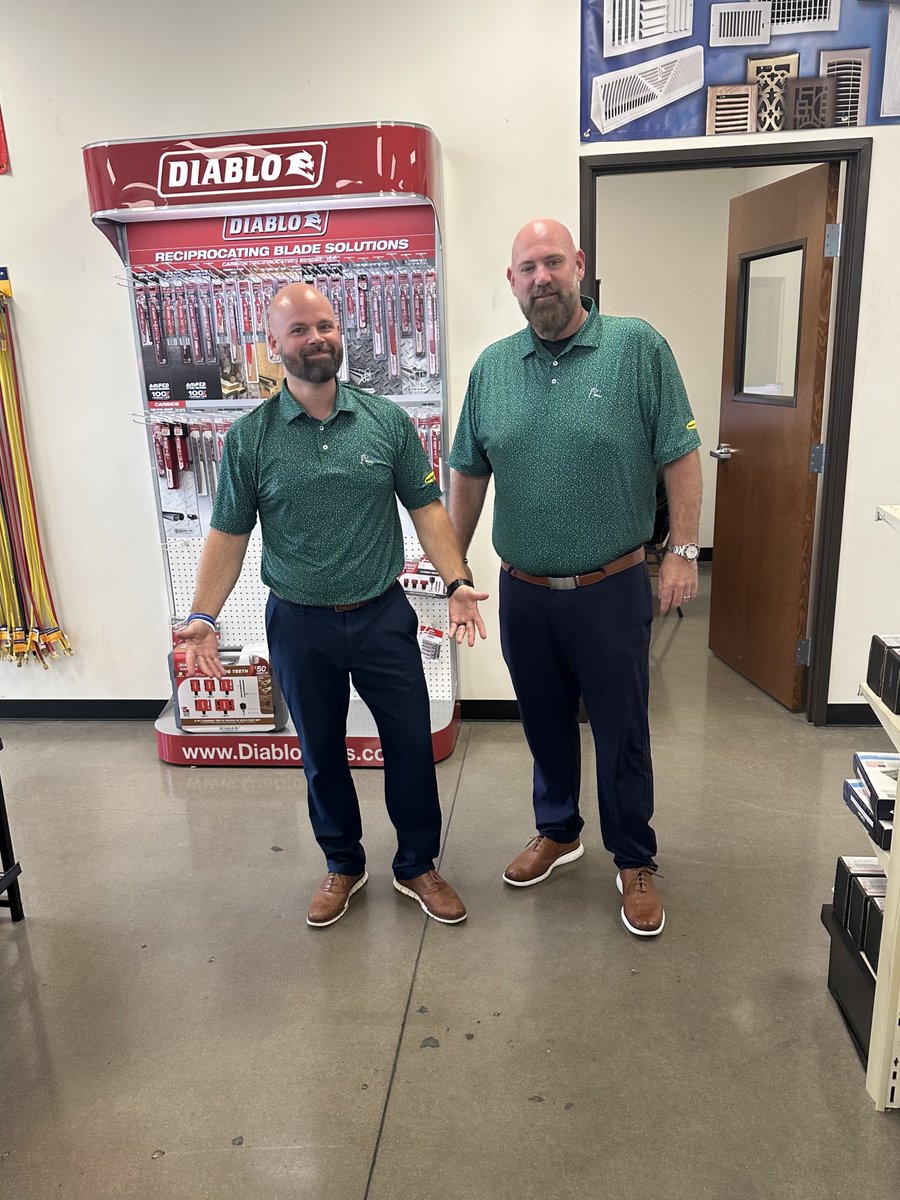 Great minds dress alike! How many similarities do you see?

Two of our team members showed up in the same outfit today by accident, but we think they nailed the twinning look! 👯‍♂️

#AccidentalTwinning #OfficeStyle #WorkFun