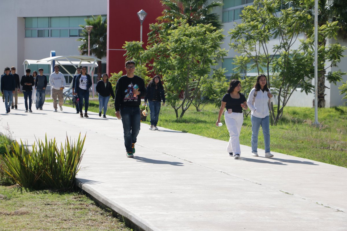 Estamos emocionados de recibir a cientos de estudiantes que están listos para iniciar su camino hacia el éxito.  En el curso de inducción, descubrirán experiencias increíbles que les abrirán puertas a un mundo lleno de oportunidades. 
¡Bienvenid@s a su nueva casa, Wildcats!