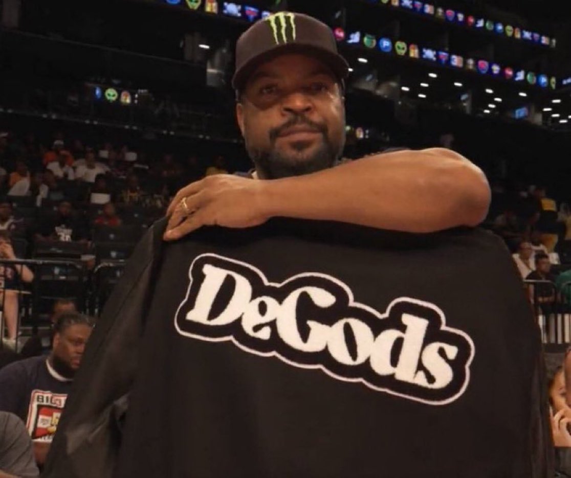 Degod mode.  

FIWB! <a href="/DeGodsNFT/">DeGods</a> 🏀<a href="/Killer3sBig3/">Killer 3's</a>