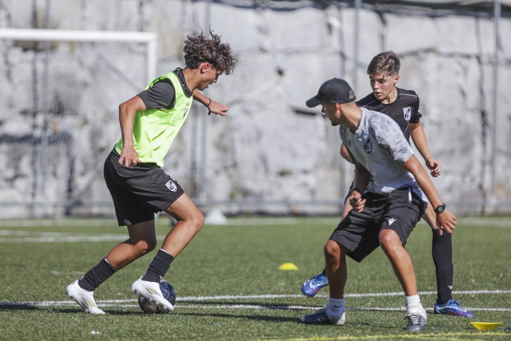 🔛 2024/2025 
💎U16 - Geração 2009
 
📰 vitoriasc.pt/2024/07/24/sub…
📸 facebook.com/share/dhbmstpy…

#EspíritoDeVitória #FormaçãoVSC
