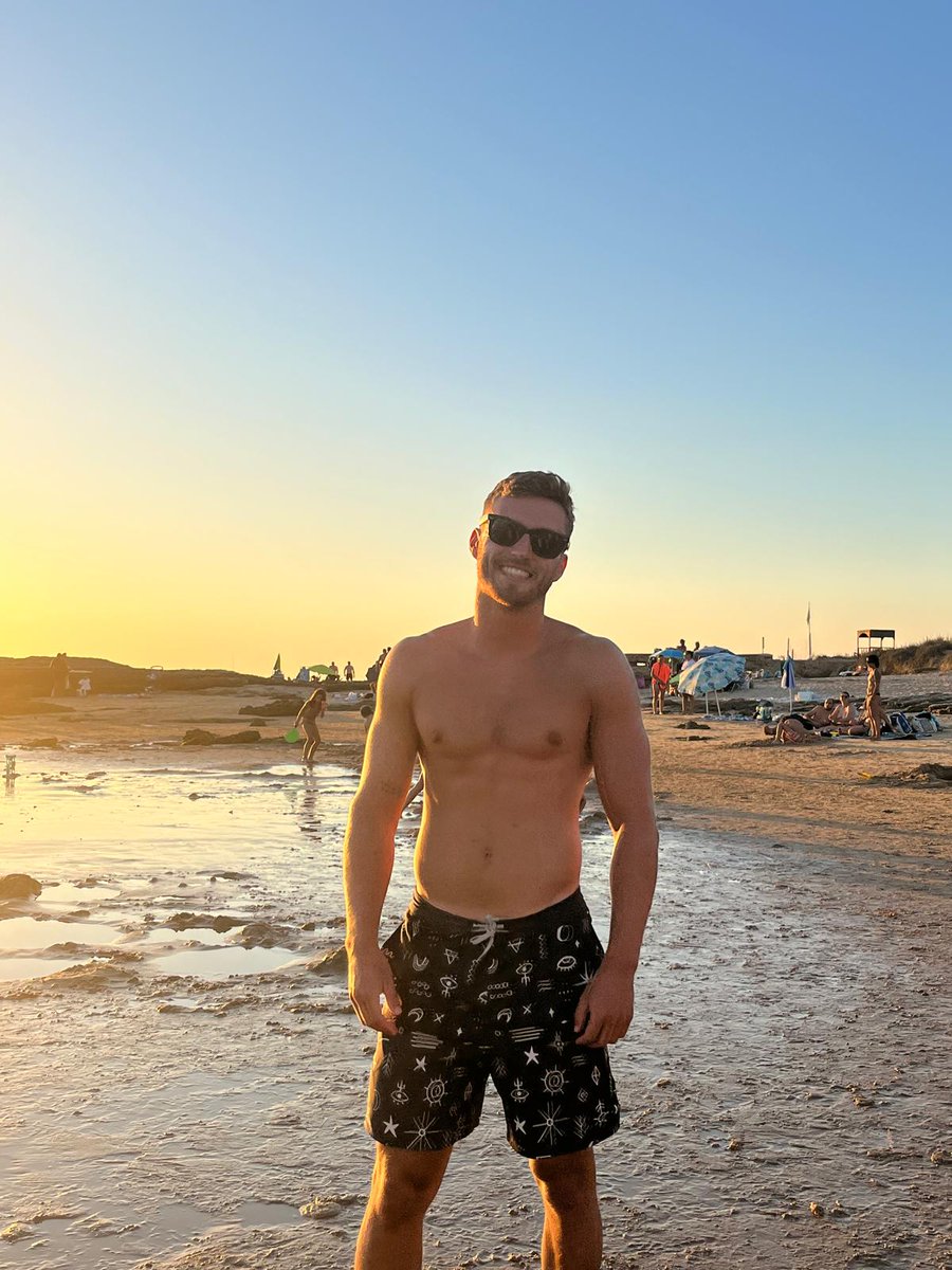 Angelrota7's tweet image. Risk