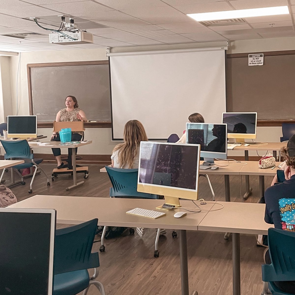 We had the pleasure to speak to Dr. Marcie Hinton's JMC 412 class this afternoon. Providing insight to the industry is one of our favorite pastimes! 🤩

#MurrayKY #MurrayKentucky #MKY