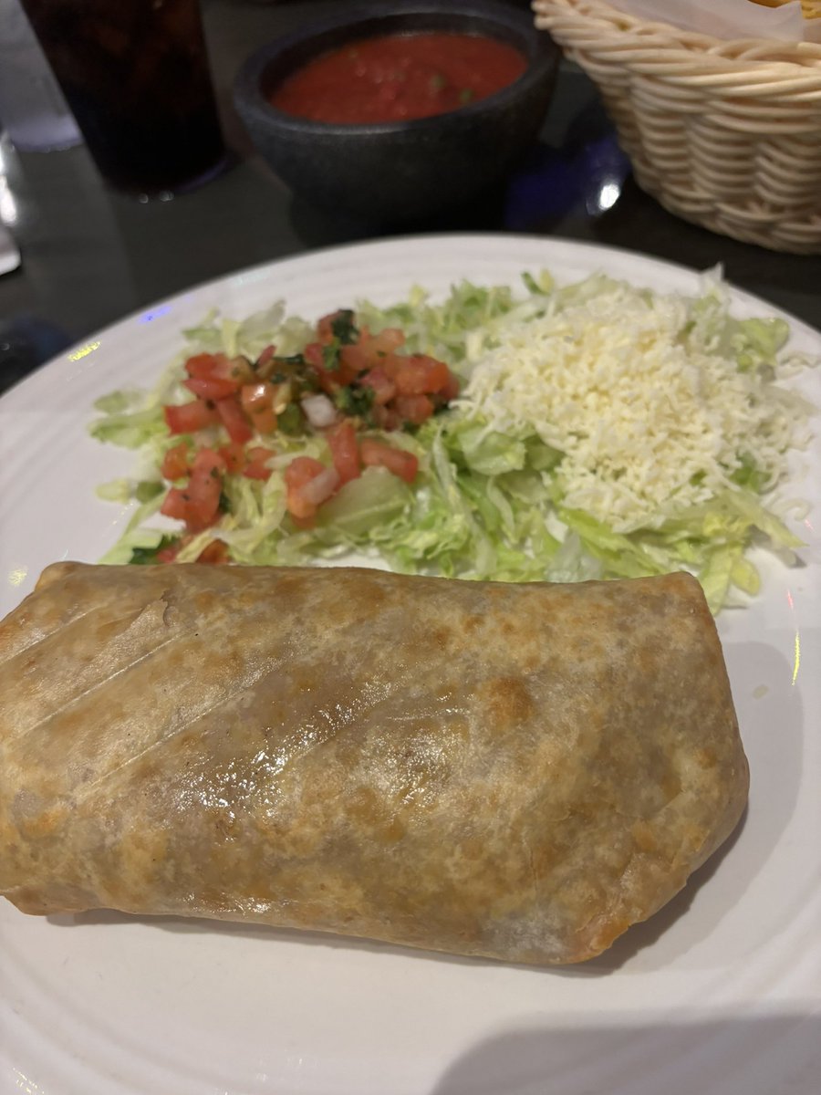 thomase101's tweet image. First corporate lunch hosted for the year.  #ExpenseAccount #ComeHungry