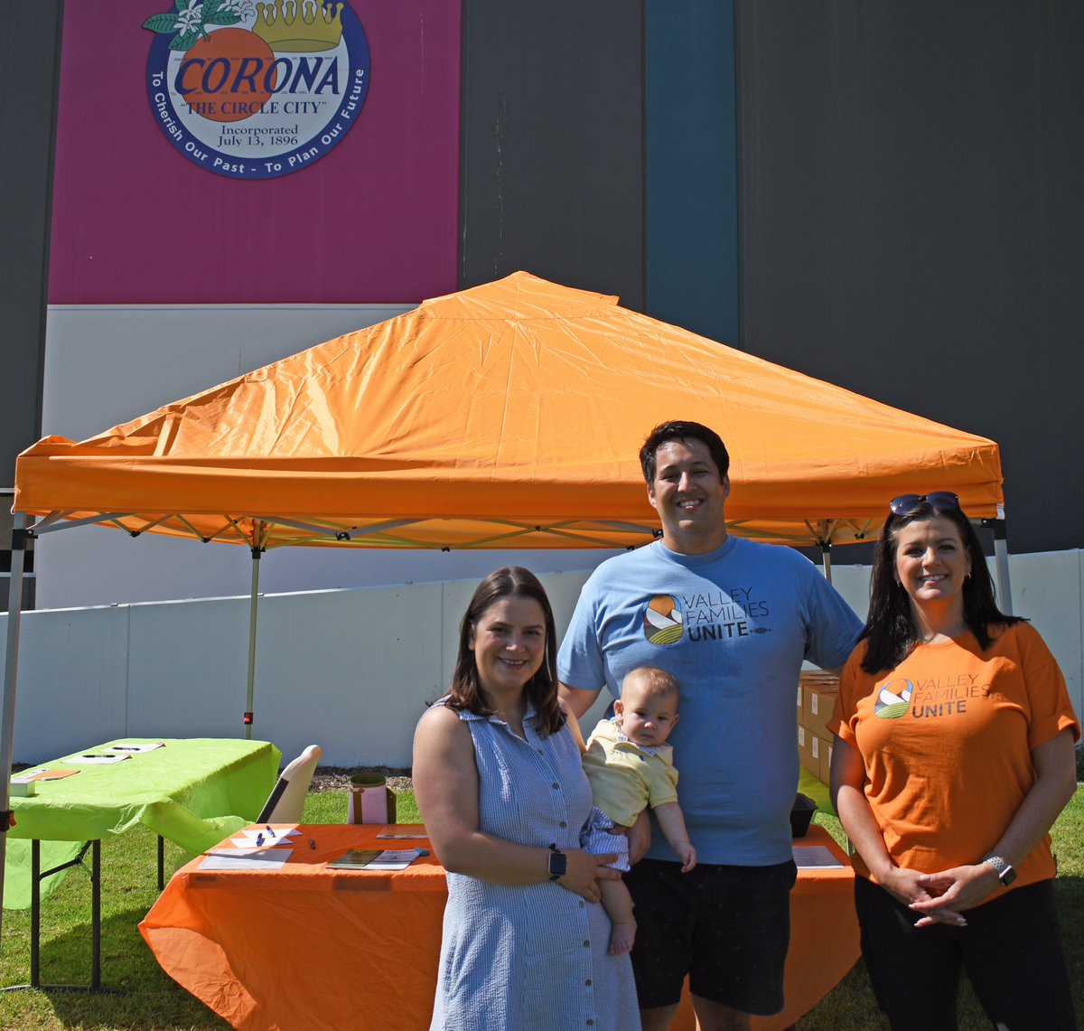 valleyfamilies's tweet photo. This past weekend, Valley Families Unite hosted a food distribution drive, where local families picked up food boxes generously provided by Feeding America (@feedingie). https://t.co/2tu30hWn8b