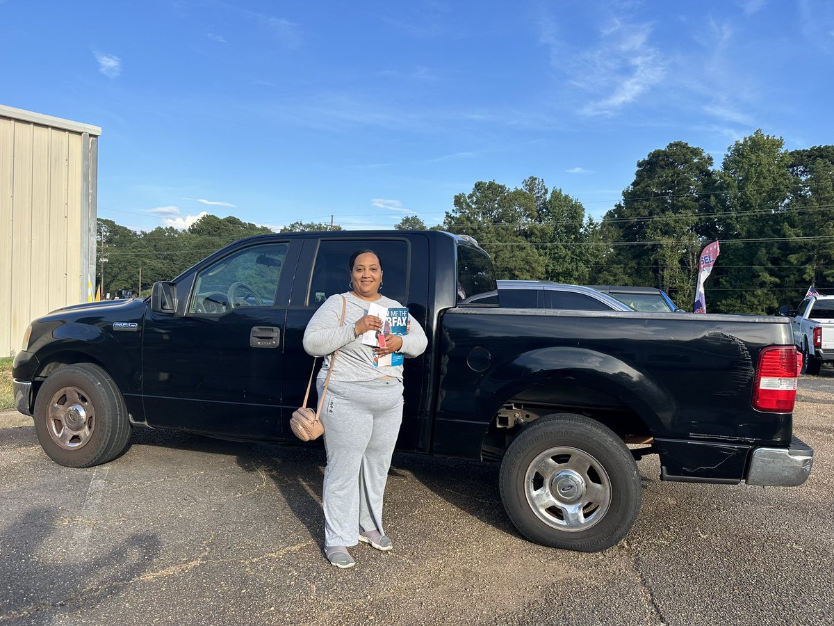 pineville_autos's tweet image. 🎉🎊CONGRATULATIONS!!🎉🎊

Huge thank you to Mrs. Williams for buying her F-150 from us at @pineville_autos !! We appreciate your business and support and also appreciate your patience w/ @mvb86 as she worked through her very first deal by herself! You  deserve a⭐️⭐️⭐️⭐️⭐️ review
