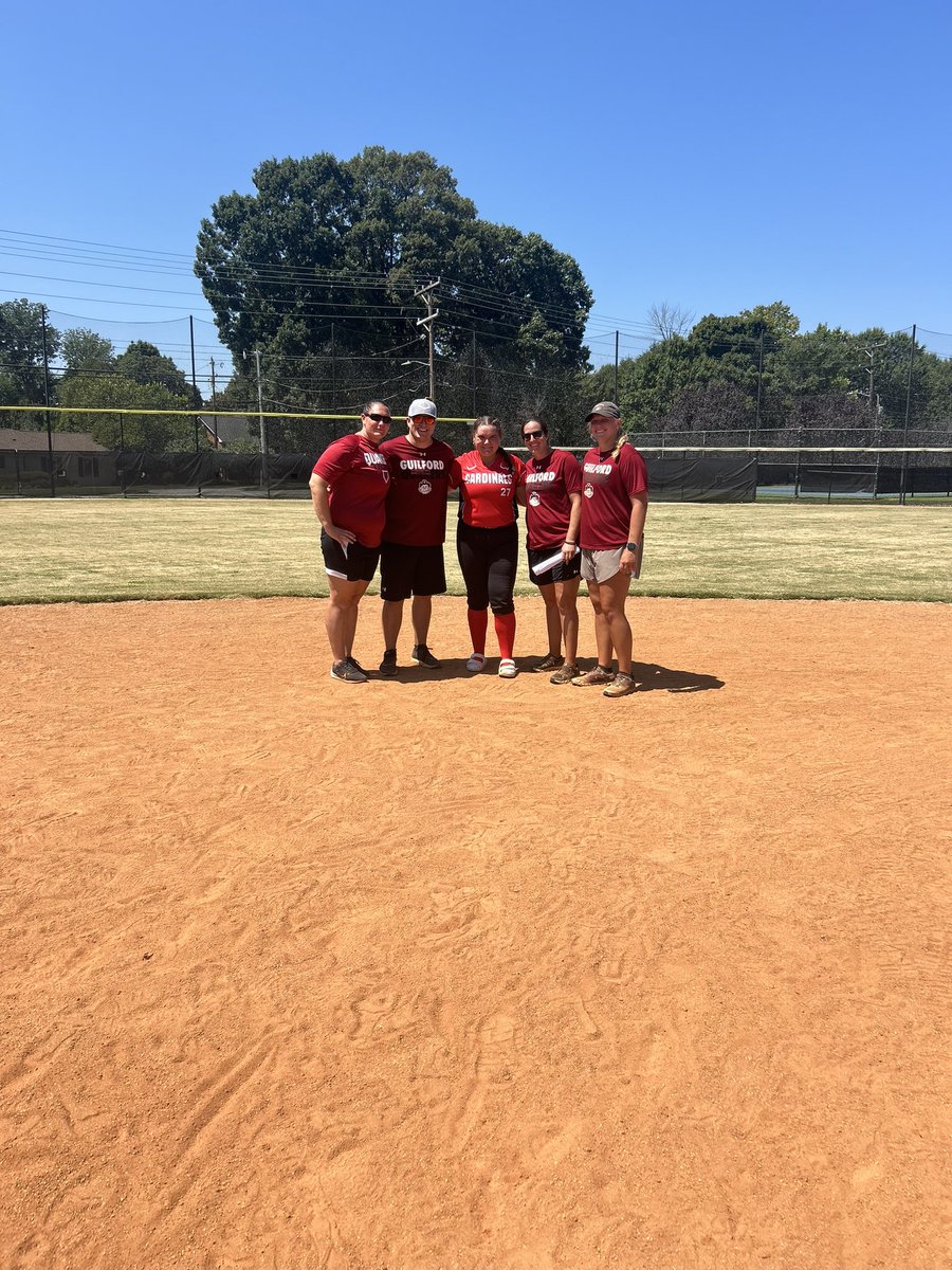 Jayleen2025's tweet photo. Super excited to announce my commitment to Guilford College !! GO QUAKERS !!  @GuilfordSB @Coach_Charissa @todell04 @nc_dyson @JoshEdwardsDPT @ewilkessoftball https://t.co/eb31pMipZi