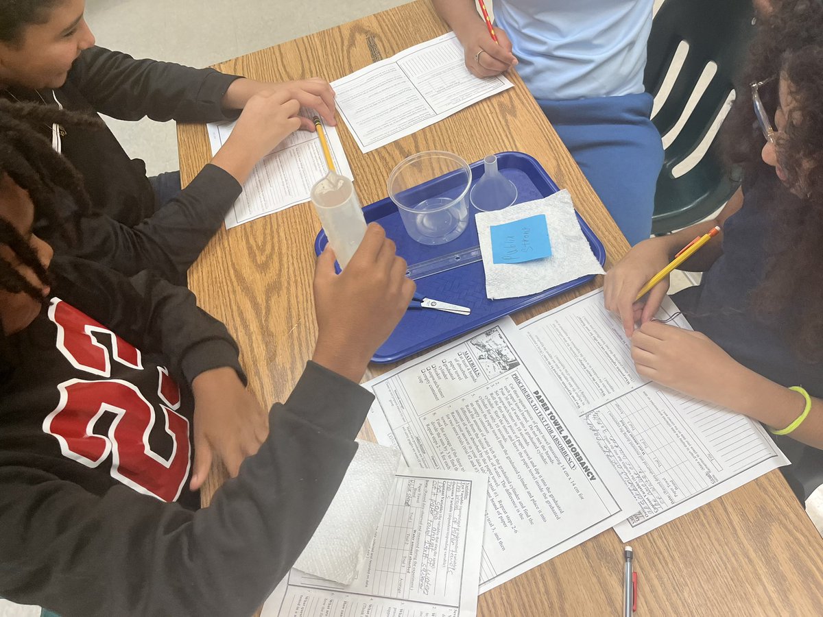 GreynoldsSharks's tweet photo. Fifth grade students working on their first science experiment for the year paper towel, absorbency and thinking like scientist! https://t.co/nc65Z1Rx15