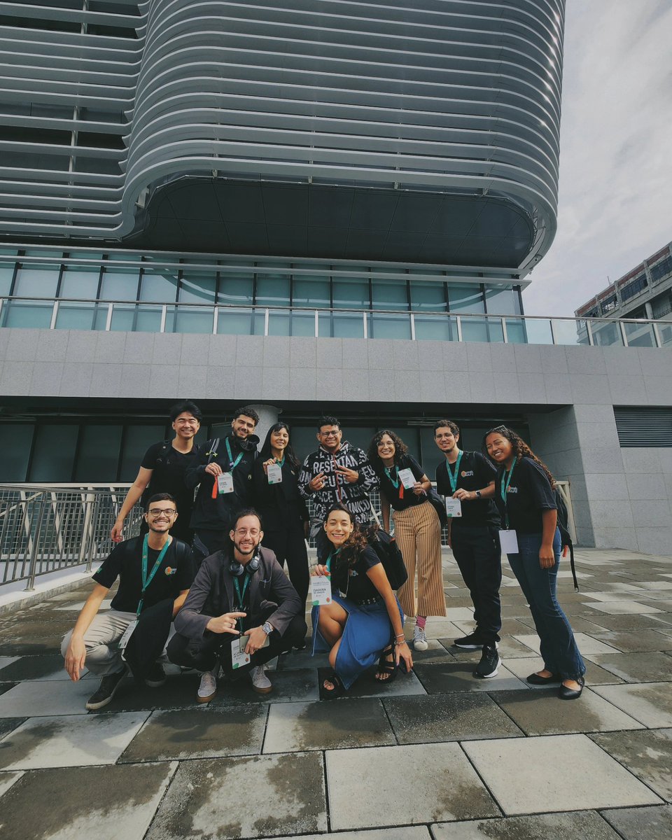 aysuyacy's tweet photo. Momento LinkedIn
Tech4Good 🌟 Em El Salvador! 🌍
Hoje, avançamos na jornada do programa com foco no Tech4Good, uma iniciativa que busca soluções inovadoras para problemas sociais através da tecnologia.
Muito feliz ☺️
Obrigado a todos os 10 brasileiros + manager
#T4GLATAM https://t.co/6UnODCpjGa