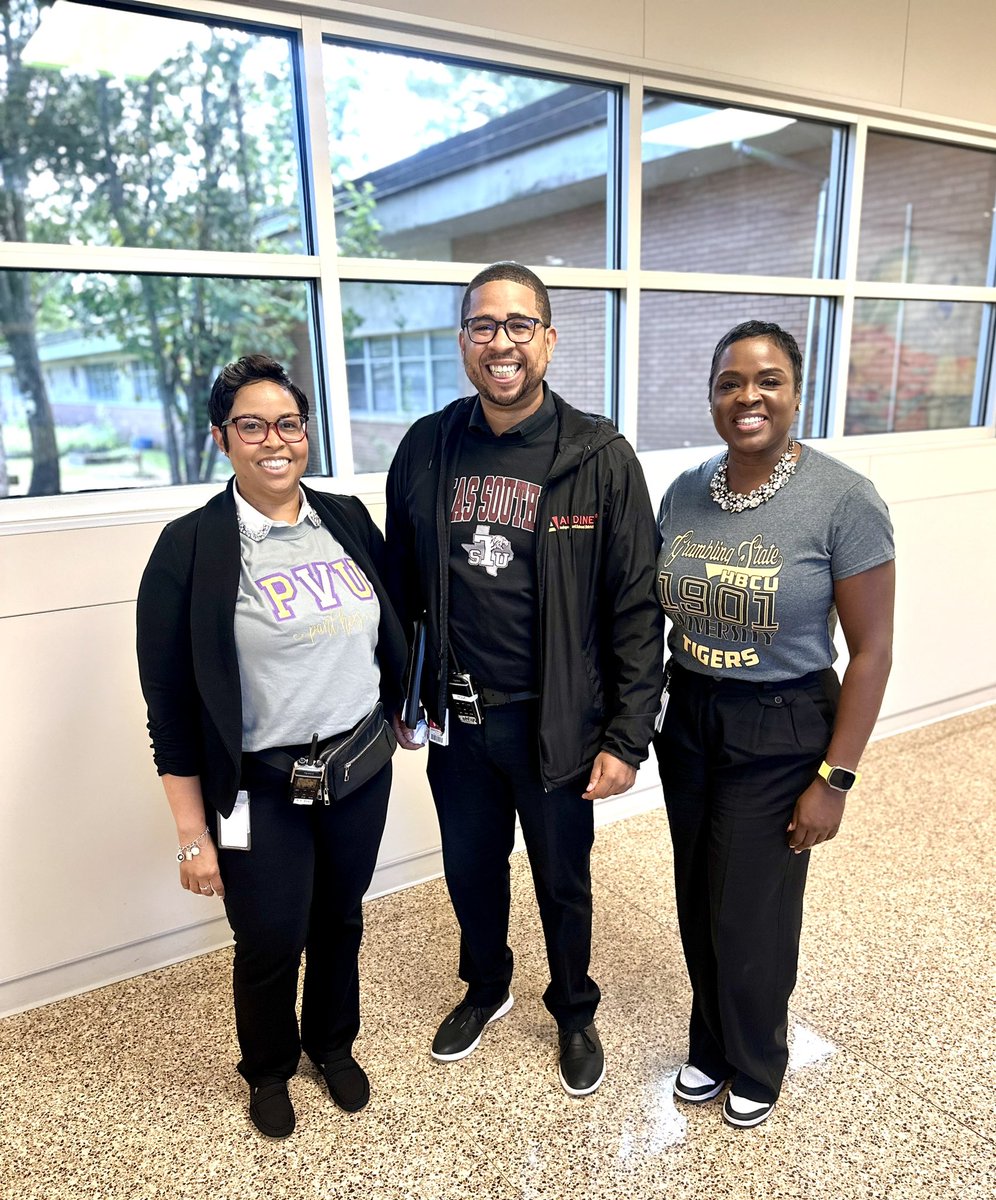 drgoffney's tweet photo. #CollegeWearMonday in @AldineISD - the HBCU rivalry is real! https://t.co/X0M0s0VprQ