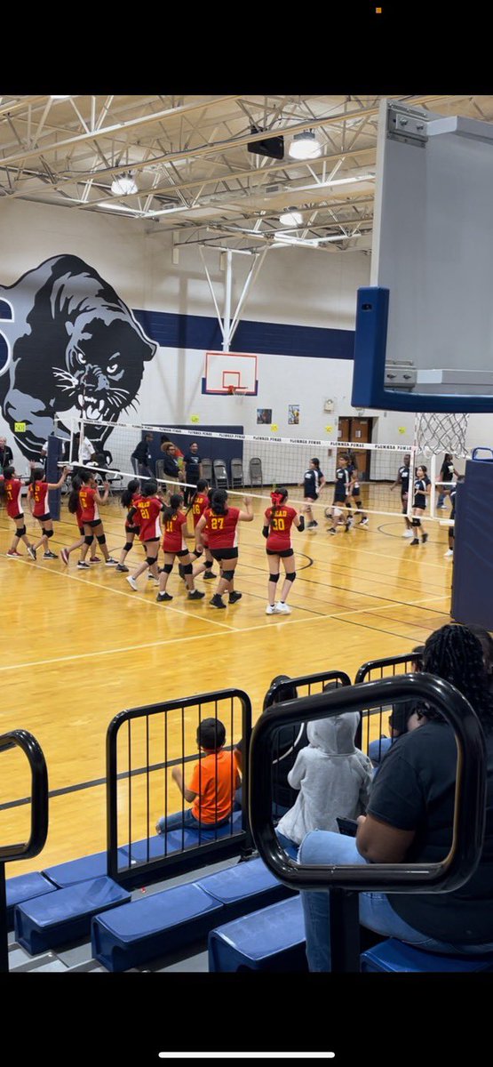 sam_patrickk's tweet image. Congratulations to both teams! A great way to start the season off! Keep it up 7th grade!🏐 @MeadMS_AISD @MrLara9